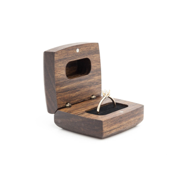 Drewniane pudełko na pierścionek zaręczynowy handmade - AMAZAQUE R
